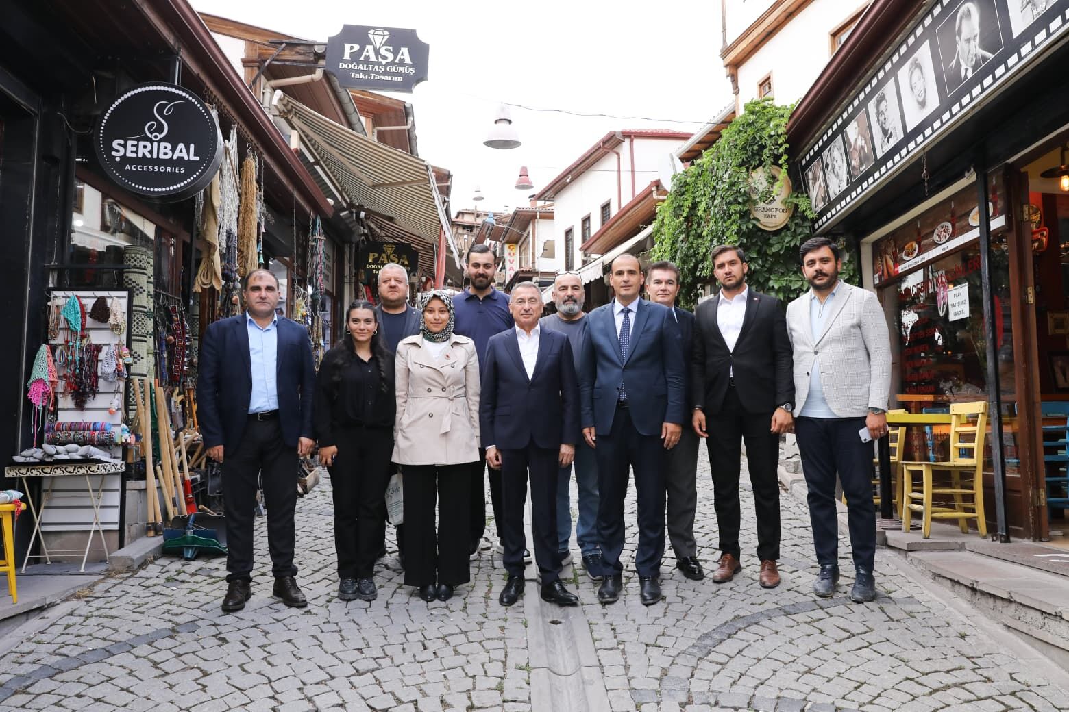 Fuat Oktay, Ulus'ta Vatandaş ve Esnafla Bir Araya Geldi